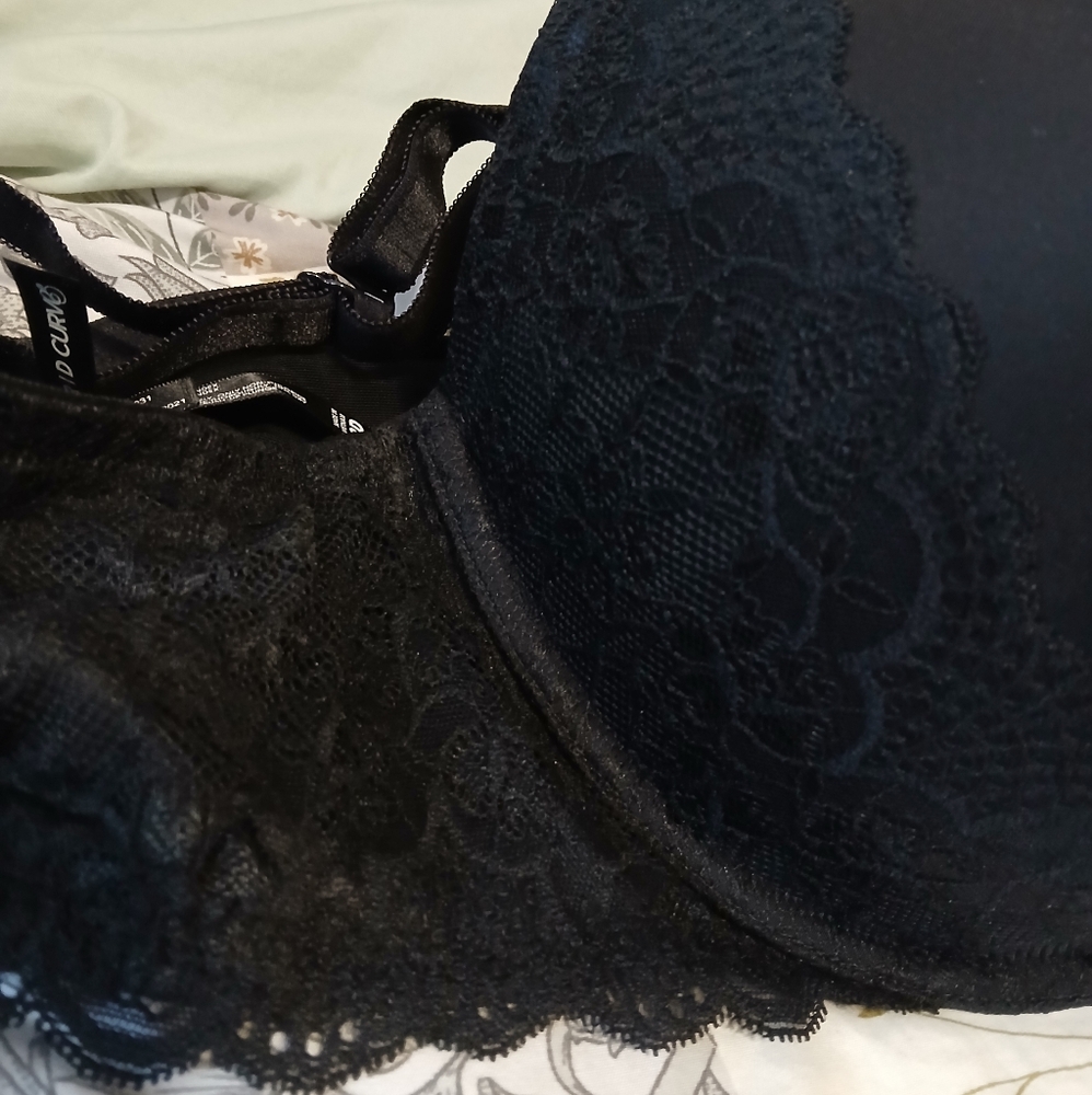 Torrid Black Plunge Lace Women's Bra - Picture 6 of 6